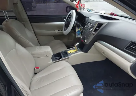 2010 Subaru Legacy 2.5I Premium z USA, uszkodzony, nr VIN 4S3BMBG69A3241834